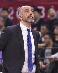  昂热主帅赛后宣布辞职，助教暂代执教职务  