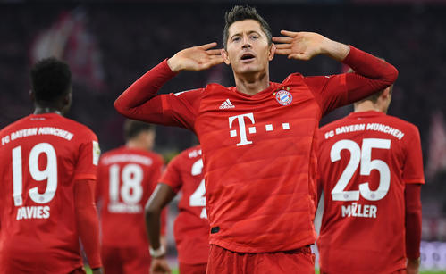  柏林联合主场气势如虹，德甲平民球队书写新篇章  